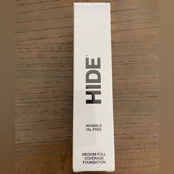 Hide® PREMIUM FOUNDATION In Linen - Picture 1 of 7